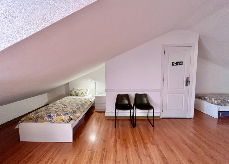 4 - bed mixed dormitory